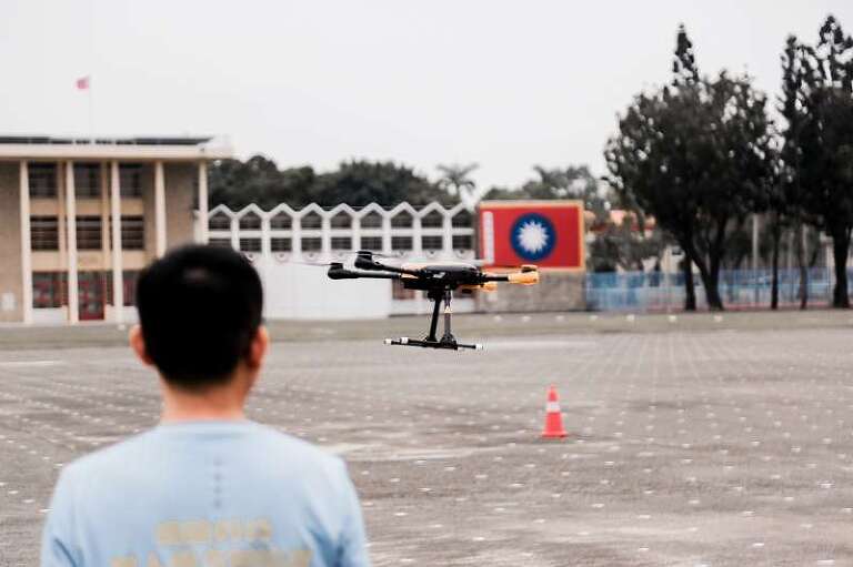 無人機考照教學 — 113 年度陸軍官校四年級班畢業論文題材S__136953934_0